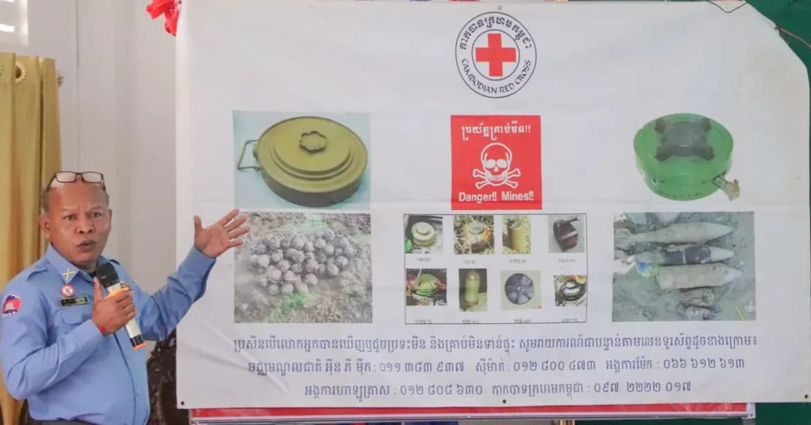 វាគ្មិនកិត្តិយស មកពីកងឯកភាពកំចាត់មីនទី២ (CMAC) បានធ្វើបទបង្ហាញដល់សិក្ខាកាមនៃ វគ្គបណ្តុះបណ្តាលស្តីពី «ការអប់រំអំពីហានិភ័យនៃគ្រាប់មីន សំណល់ជាតិផ្ទុះពីសង្គ្រាម  និងប្រតិបត្តិការមនុស្សធម៌ប្រកបដោយសុវត្ថិភាព»