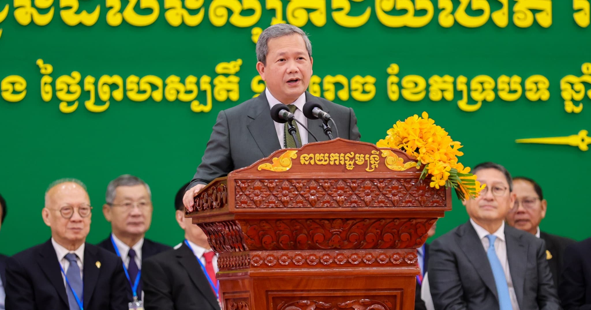 អបអរសាទរប្រជាពលរដ្ឋខេត្តបាត់ដំបង! សម្តេចធិបតីប្រកាសស្តារប្រព័ន្ធផ្លូវជាង ២១ខ្សែ និងផ្លូវសំខាន់ៗមួយចំនួនទៀត