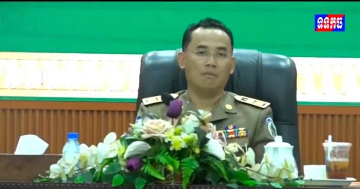 វីដេអូ: ឯកឧត្តម នួន ផារ័ត្ន បានជំរុញដល់ប្រធានគណៈបញ្ជាការឯកភាពរដ្ឋបាលក្រុងស្រុក ខិតខំចុះត្រួតពិនិត្យ ទប់ស្កាត់ និងបង្ក្រាបសកម្មភាពកាប់ទន្ទ្រាន និងកាន់កាប់ដីព្រៃដោយខុសច្បាប់ ក្នុងភូមិសាស្ត្រខេត្តកំពង់ធំ និងចាត់វិធានការតាមច្បាប់ចំពោះជនល្មើស