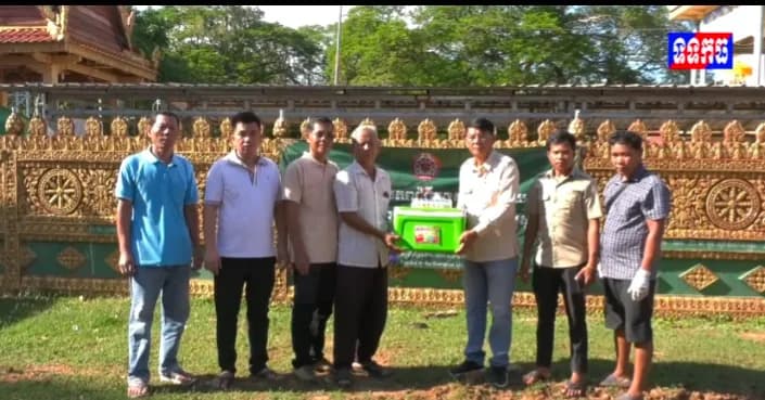 វីដេអូ÷ មន្ត្រីជំនាញបសុព្យាបាលខេត្តកំពង់ធំ ចុះចាក់ថ្នាំការពារជំងឺសត្វគោ-ក្របី ជូនប្រជាកសិករ