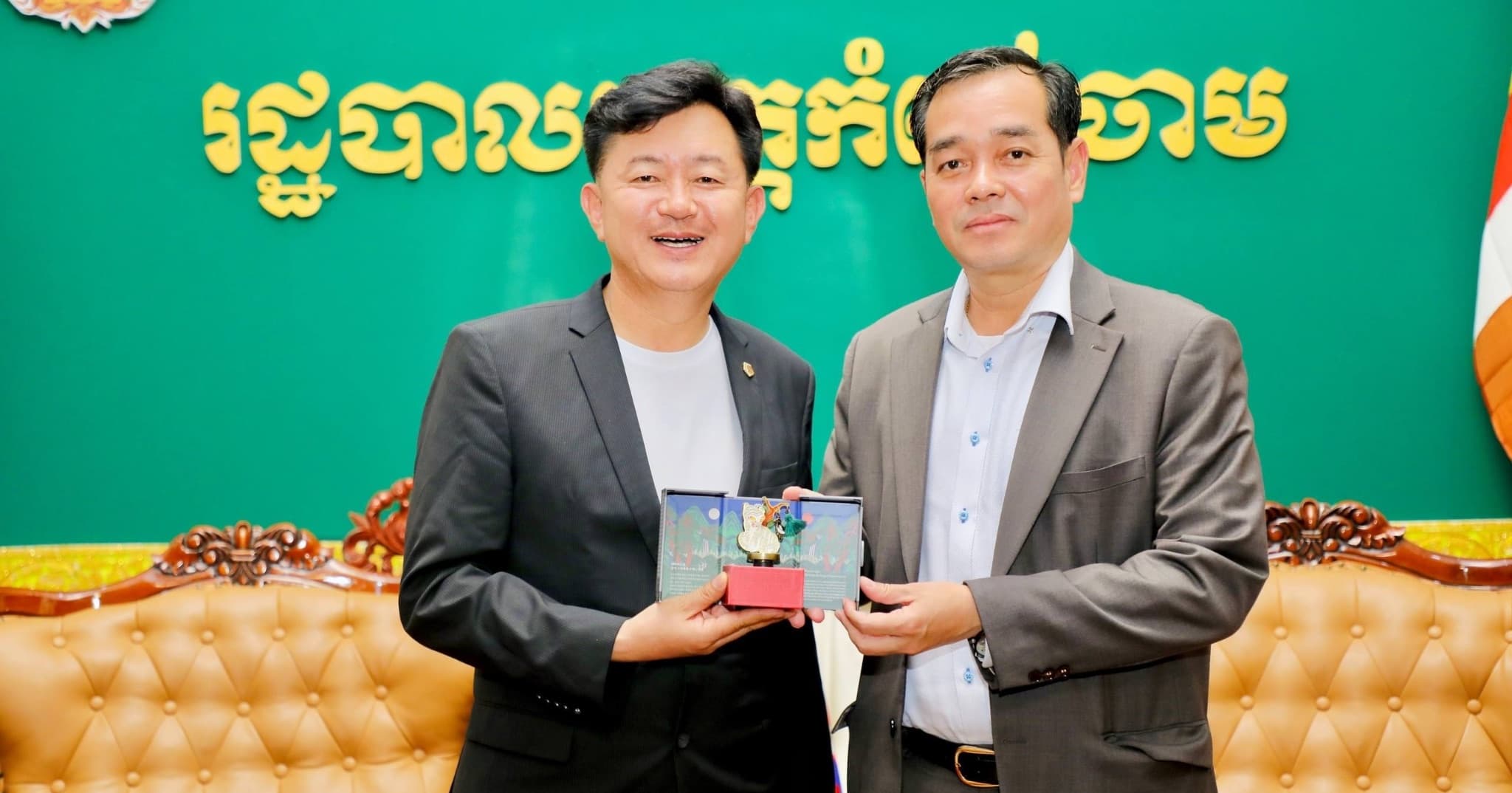 អភិបាលខេត្តកំពង់ចាម អញ្ជើញជួបសាវនាការការងារជាមួយប្រតិភូខេត្ត Gyeonggi សាធារណៈរដ្ឋកូរ៉េ