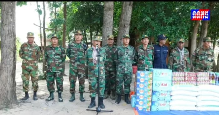 វីដេអូ៖ គណៈកម្មការ ការពារ ទប់ស្កាត់ និងបង្ក្រាបបទល្មើសធនធានធម្មជាតិ ខេត្តកំពង់ធំបានប្រគល់ភារៈកិច្ចនិងឧបត្ថម្ភស្បៀងអាហារ ប្រេងឥន្ធនៈ ជូនកងកម្លាំង ក្នុងភារៈកិច្ចបង្ក្រាប បទល្មើស ធនធានធម្មជាតិ