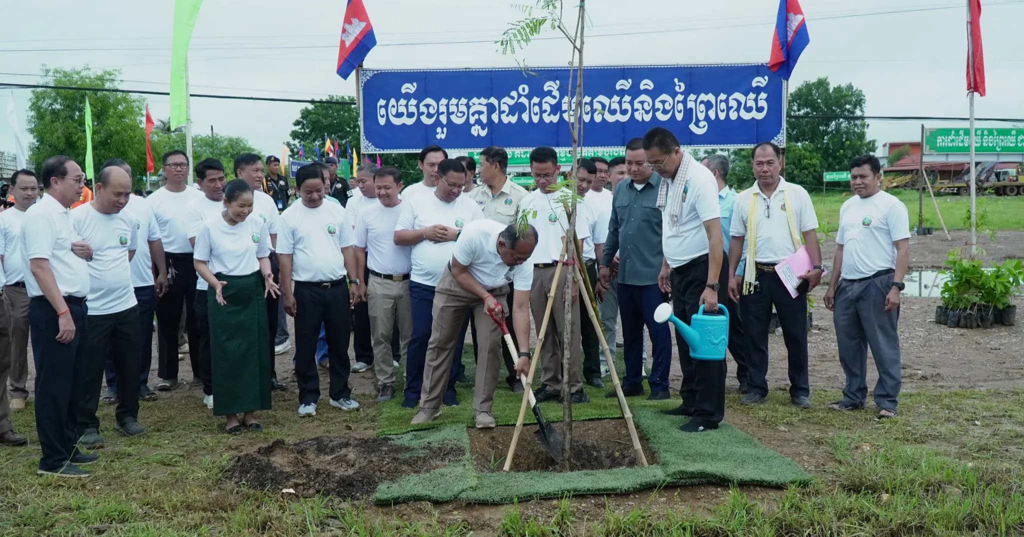 (វីដេអូ)រដ្ឋបាលខេត្តបន្ទាយមានជ័យ ប្រារព្ធពិធីរុក្ខទិវា ៩ កក្កដា ឆ្នាំ២០២៦ ដើម្បីបំផុសចលនាដាំដើមឈើ និងលើកកម្ពស់គម្របព្រៃឈើក្នុងខេត្ត